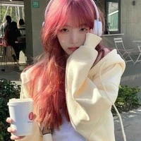 Tạ Minh Anh(em 2 cô)