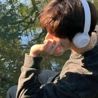 Trần Văn Khánh(anh cả)