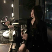 Vương Hà Anh 