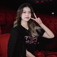 Mind Sawaros Nekkham (chị)