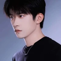 Dịch Dương Thiên Tỉ (papa các anh)