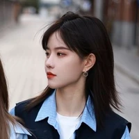 Bách Hân Dư ( cô )