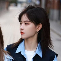 Bách Hân Dư ( cô )
