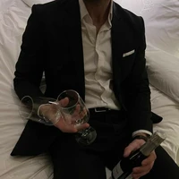 Chris _ Hắn