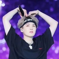 Min Suga ( beta - chuyển thành omega)