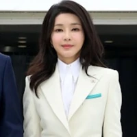 Diệp Phàm ( mẹ kế)