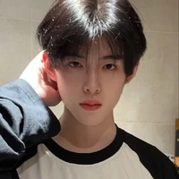 Tạ Nhật Hoàng