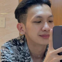 Anh đỏ nè mấy iem