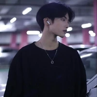 Hoàng Nguyên/ vệ sĩ/