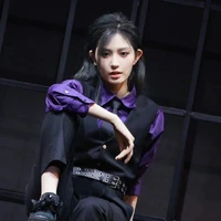 Vương Dịch - cô