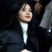 Lalisa Manobal (chị) 