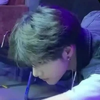 Khắc Hoàng Bảo Quân
