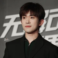 Dịch Dương Thiên Tỉ_thầy văn