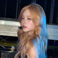 yeji ( em )