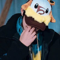 Bee><