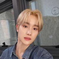 Hyuk < hắn >