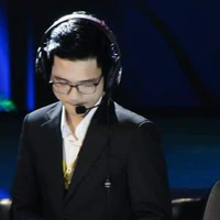 Titan_Thầy