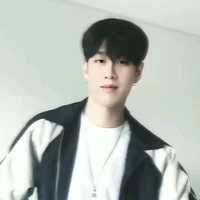 MinHoon [ anh hắn  , cô ]