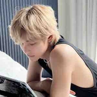 Jeon Taehuyng ( cậu)