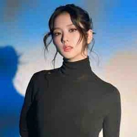 Kim Jisoo ( chị )