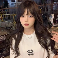 Vương Phi (chị họ Nhã Ngọc)