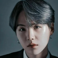 Min YoonGi--Hắn