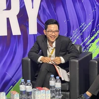 Trung Hiếu (Titan)