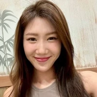 Thúy Ngân -Cô