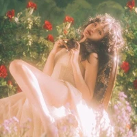 Thiên Trúc Hạ Vi ( bff nu9)