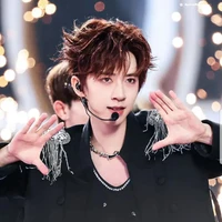 Hạ Tuấn Lâm ( cậu)