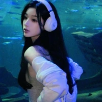 Khuê Linh Xuân( Bạn thân nu9)