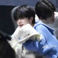 -Uông Tuấn Hy- ( cậu )