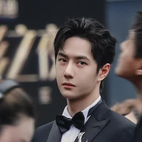 Vương Nhất Bác ( hắn)