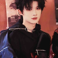 Dư Vũ Hàm(hắn)
