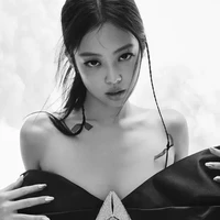 Kim Jennie -em-