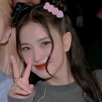 Jisoo ( nhỏ )