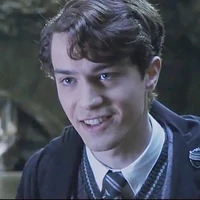 Tom Riddle🍤