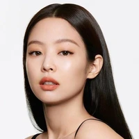 Kim Jennie - Em
