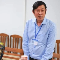 thầy Nghĩa (sếp)