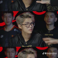Nhỏ viết xò chám😣