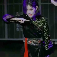 Vương Dịch / Vương Nhất ( cô )