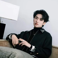 Nghiêm Hạo Tường(Khoa biểu diễn)