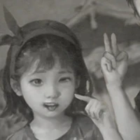 Hề Nguyệt Dao( lúc bé)