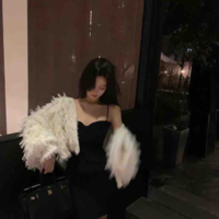 Vì Hồng Ngọc