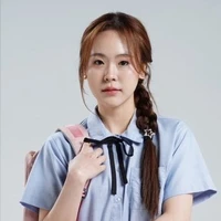 June [ Chị ]