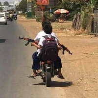 Ra đường cuối gặp tao
