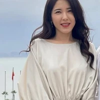 Triệu Phương Lan³⁹ | mẹ của ♍︎ ♏︎