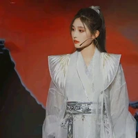 Vương Dịch - cô