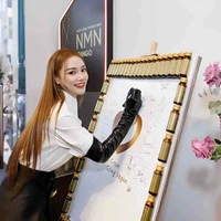 Nhã Phương - bà Ninh