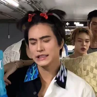 nhỏ này mê gemfot^^